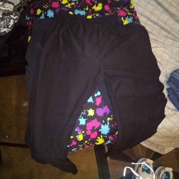 Leggings & Jeans - Picture 3 of 8